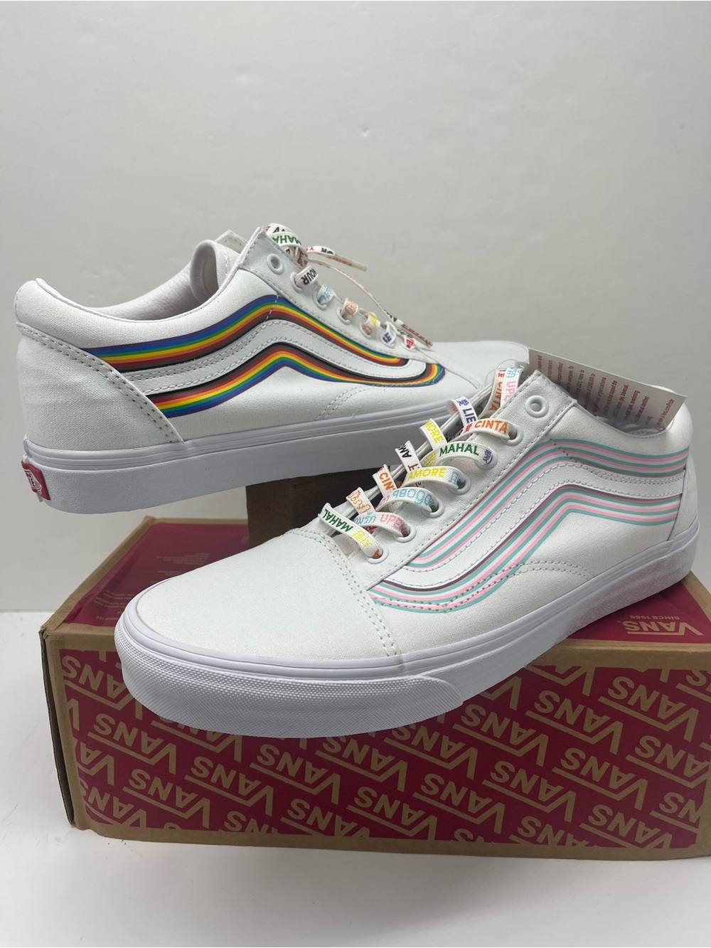 Vans Men’s 12 Old Skool (Pride) White/True White
VN0A5KRFB5U Sneakers - Picture 6 of 16